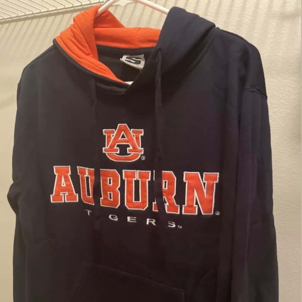 NWT Embroidered Auburn university tigers hoodie